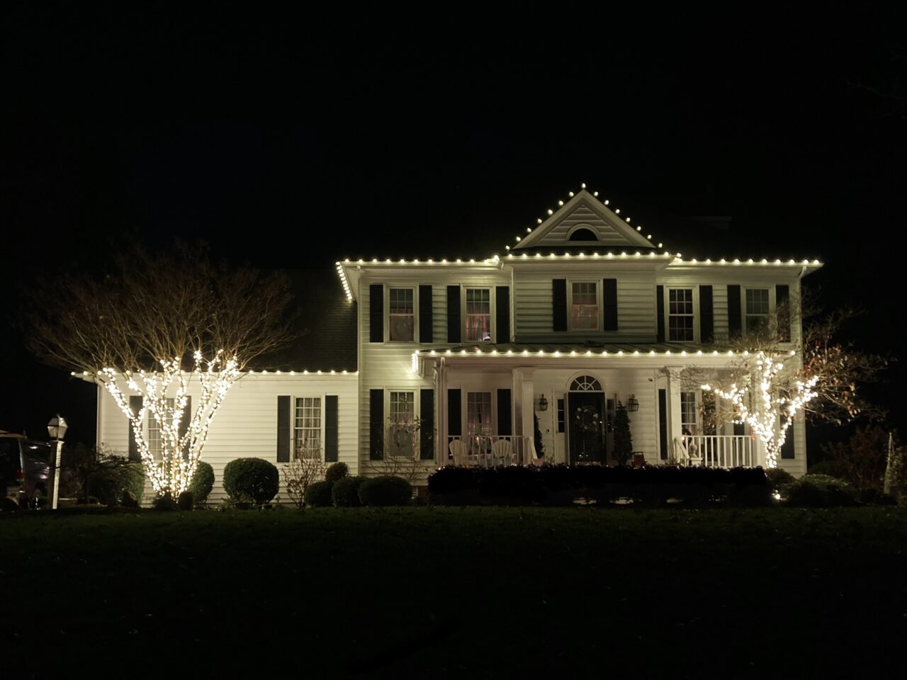 Christmas Lighting Professionals | Brighten up your Holidays!